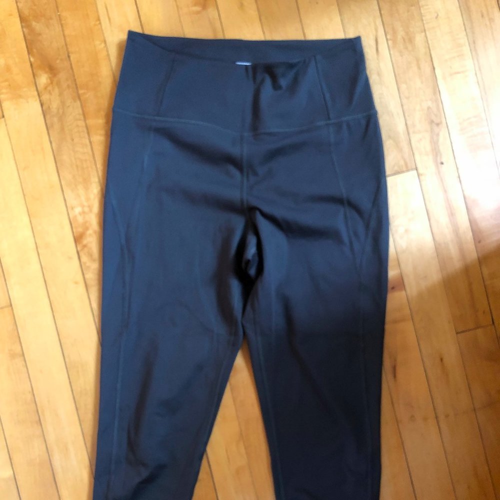 High Rise Compression Crop Leggings